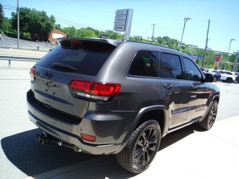 Certified 2018 Jeep Grand Cherokee Altitude AWD/4WD image 11