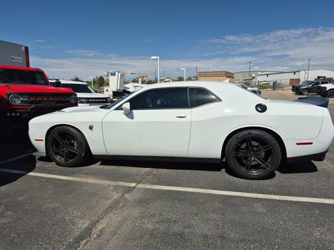 Used 2018 Dodge Challenger SRT Hellcat RWD image 8