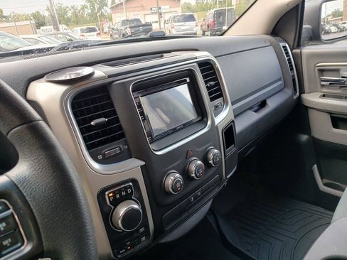 Used 2019 RAM 1500 Classic SLT AWD/4WD image 4