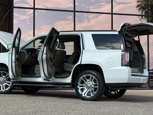 Used 2017 GMC Yukon SLT w/ Premium Edition AWD/4WD image 29