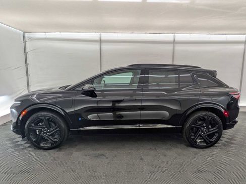 New 2026 Chevrolet Equinox EV RS image 3