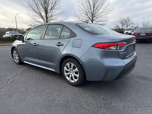 Used 2023 Toyota Corolla LE image 4