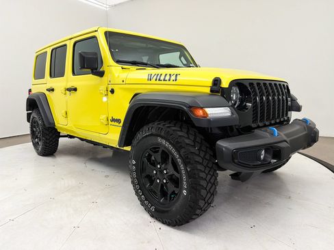 Used 2023 Jeep Wrangler Unlimited w/ Cold Weather Group AWD/4WD image 9