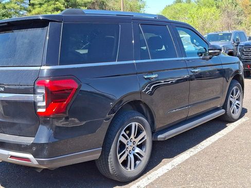 Used 2024 Ford Expedition Limited image 4