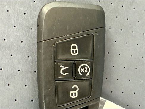 Used 2025 Volkswagen Jetta SE image 17