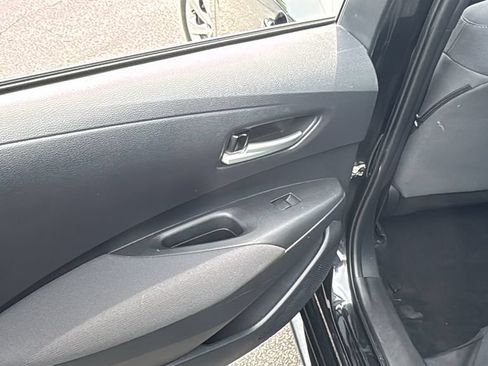 Used 2021 Toyota Corolla LE FWD image 25