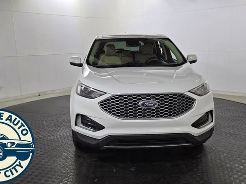 Used 2023 Ford Edge SEL image 2
