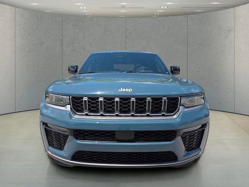 New 2026 Jeep Grand Cherokee L Limited RWD image 2
