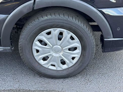 Used 2023 Ford Transit 350 XLT image 8