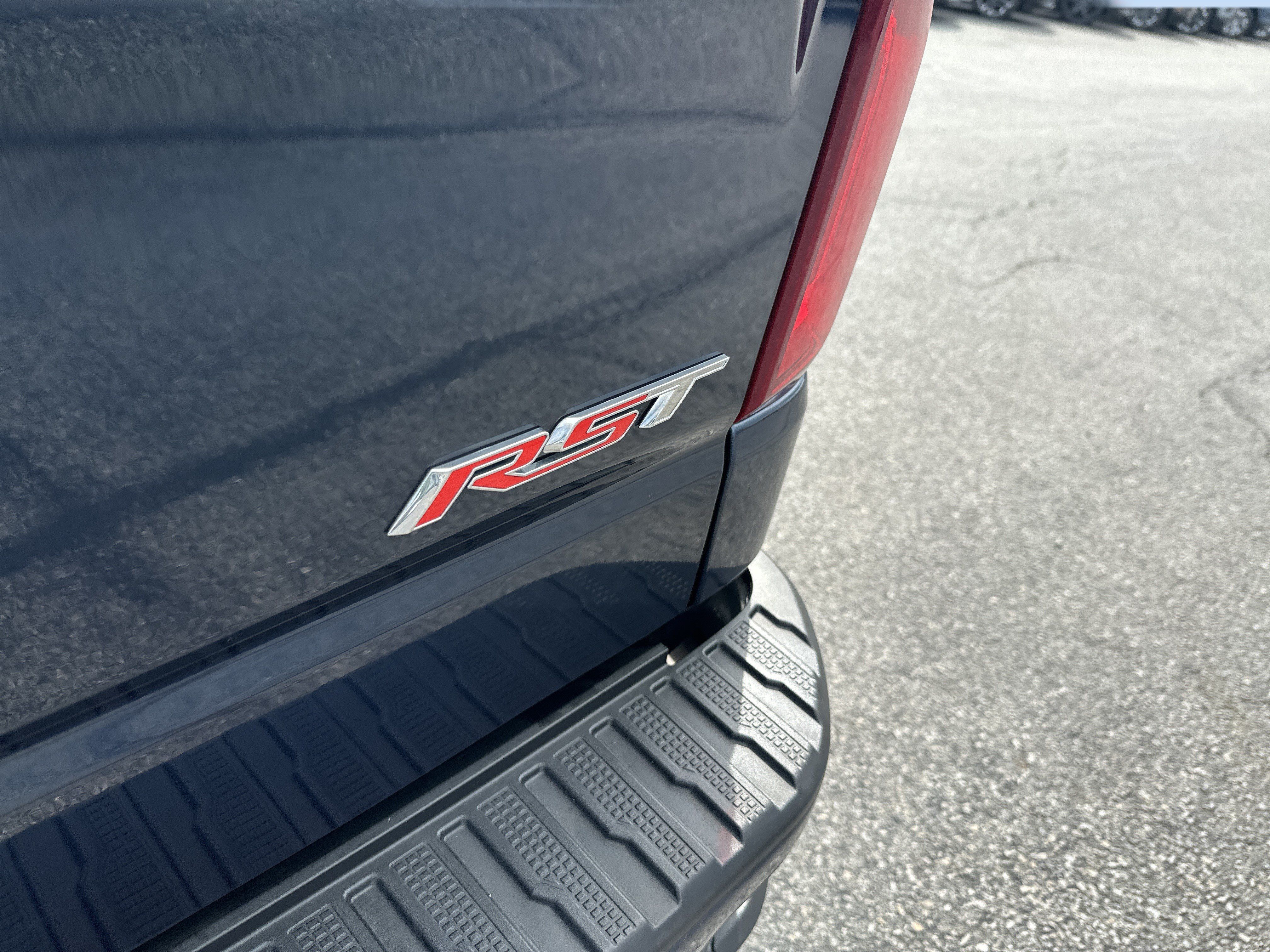 Certified 2020 Chevrolet Silverado 1500 RST AWD/4WD image 6