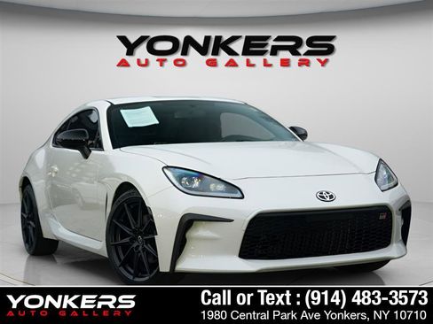 Used 2023 Toyota GR86 Premium image 14