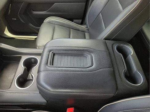 Used 2021 GMC Yukon SLT w/ Rear Media and Nav Package AWD/4WD image 20