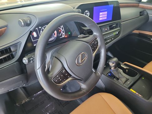 Used 2024 Lexus ES 250 w/ Premium Package AWD/4WD image 26