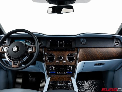 Used 2022 Rolls-Royce Cullinan image 26