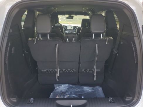 New 2026 Chrysler Pacifica Select image 9