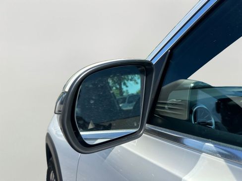 Used 2023 Mercedes-Benz GLB 250 4MATIC image 9