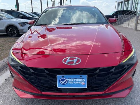 Used 2023 Hyundai Elantra SEL w/ Convenience Package image 2