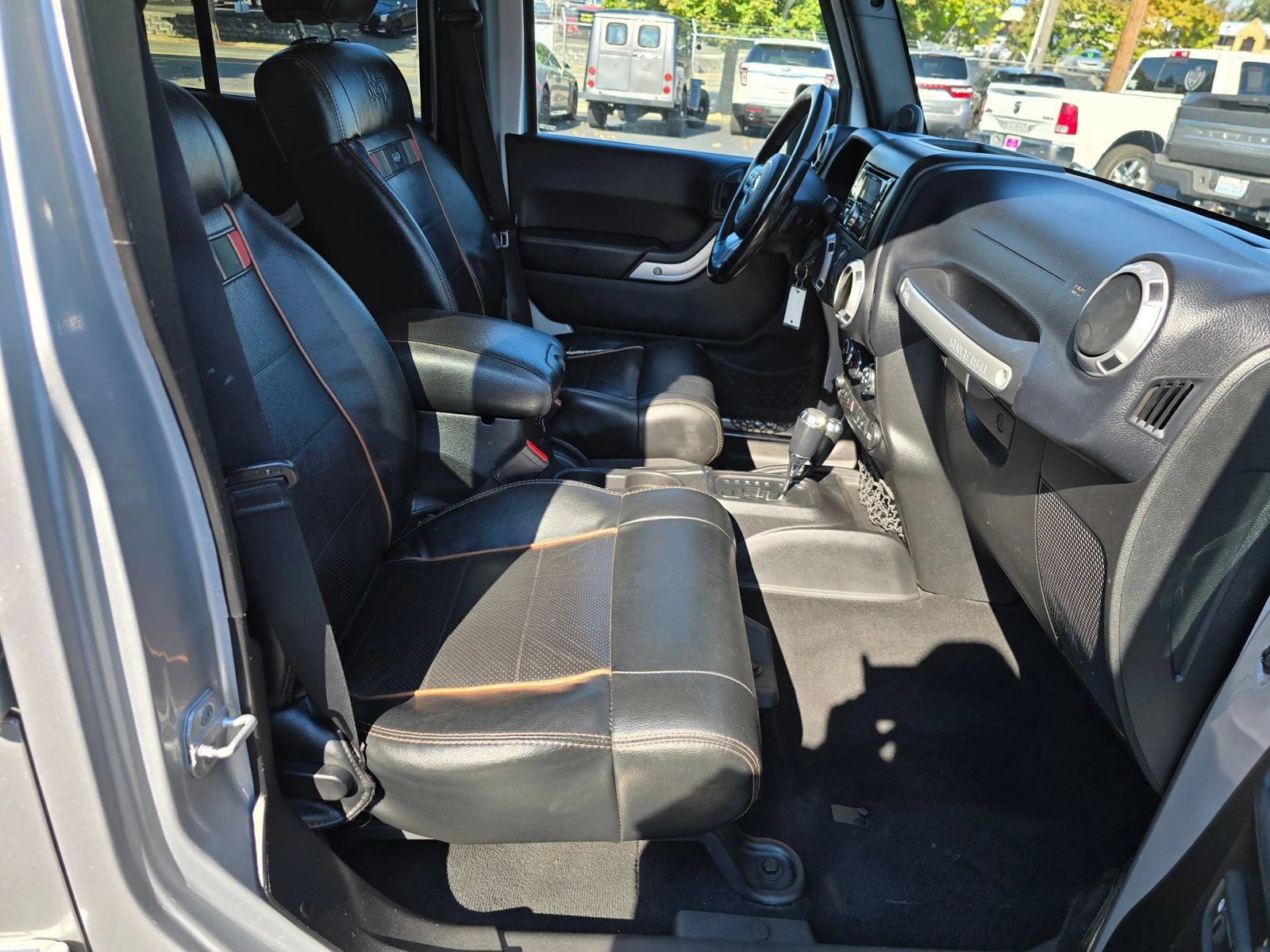 Used 2011 Jeep Wrangler Unlimited 70th Anniversary w/ Dual Top Group AWD/4WD image 11