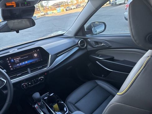 Used 2025 Chevrolet Trax ACTIV w/ Driver Confidence Package image 22