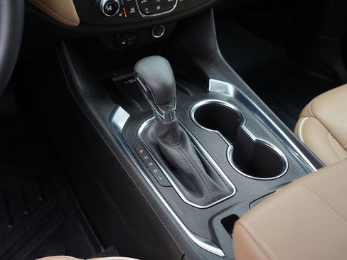 Used 2023 Chevrolet Traverse Premier image 25