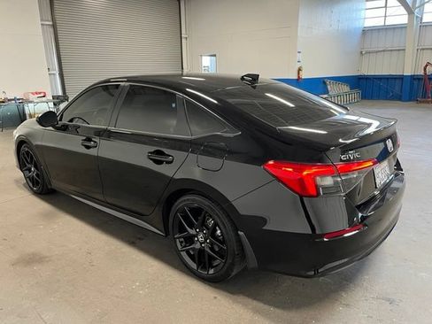 Used 2023 Honda Civic Sport image 5
