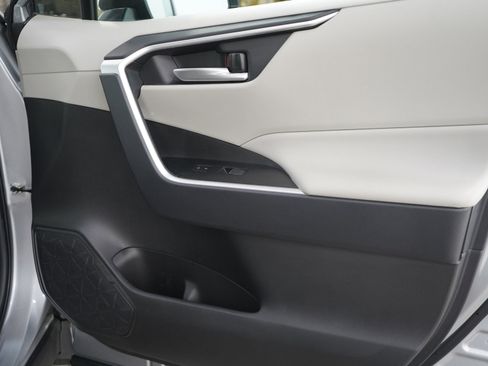 Used 2024 Toyota RAV4 XLE image 9