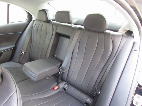 Certified 2024 Mercedes-Benz E 350 4MATIC Sedan image 16