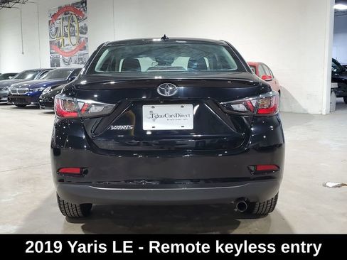 Used 2019 Toyota Yaris LE FWD image 10