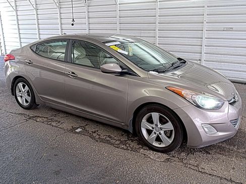 Used 2013 Hyundai Elantra GLS w/ Preferred Pkg FWD image 7