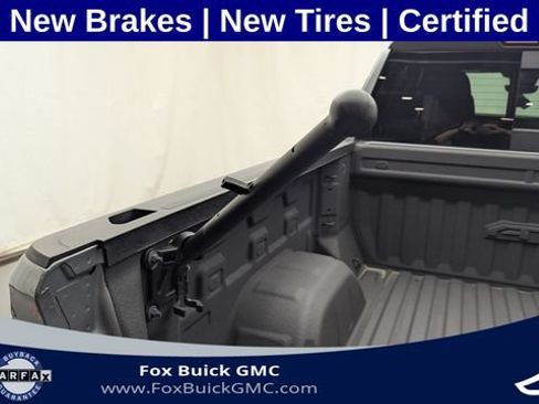 Used 2024 GMC Sierra 1500 AT4 w/ Technology Package AWD/4WD image 8