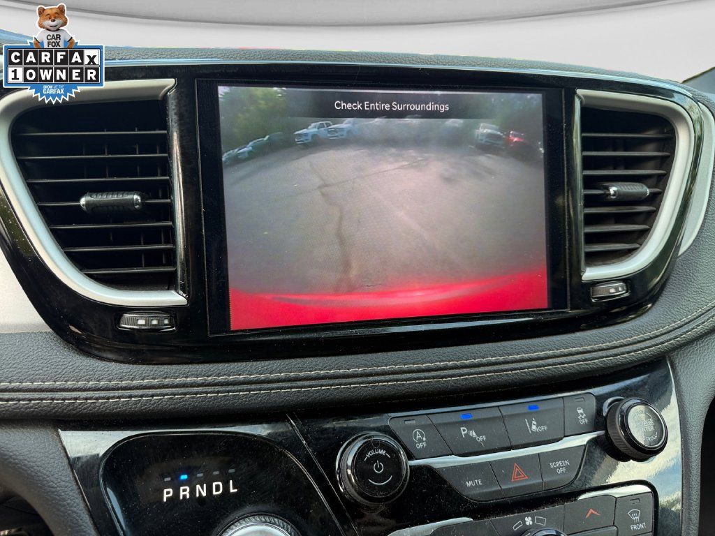 Used 2024 Chrysler Pacifica Touring-L w/ S Appearance Package AWD/4WD image 26