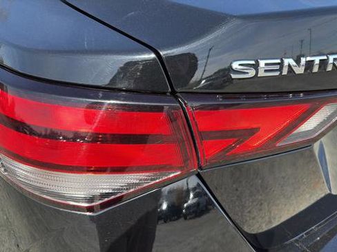 Used 2021 Nissan Sentra SV image 10