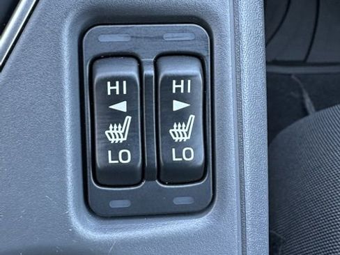 Used 2025 Subaru Crosstrek 2.0i Premium image 13