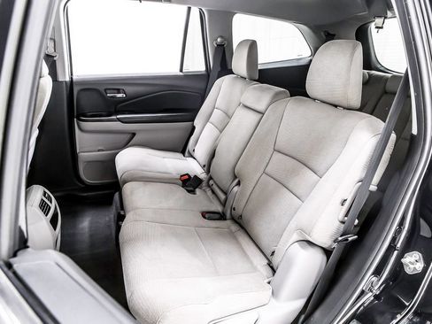 Used 2018 Honda Pilot LX image 29