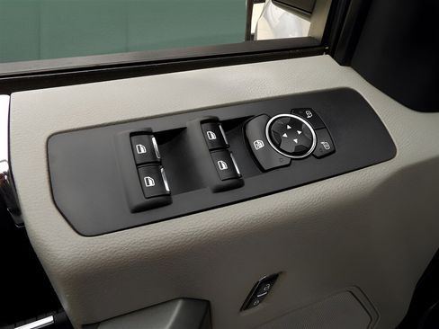 Used 2017 Ford F250 XLT image 11