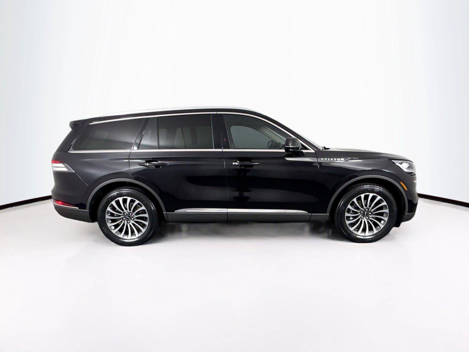 Used 2022 Lincoln Aviator Reserve AWD/4WD image 11