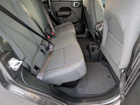 New 2025 Jeep Gladiator Sport image 28