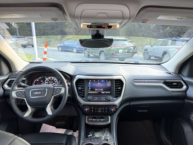Used 2023 GMC Acadia Denali w/ Denali Ultimate Package FWD image 22