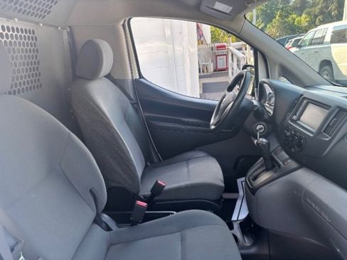 Used 2020 Nissan NV200 S image 46