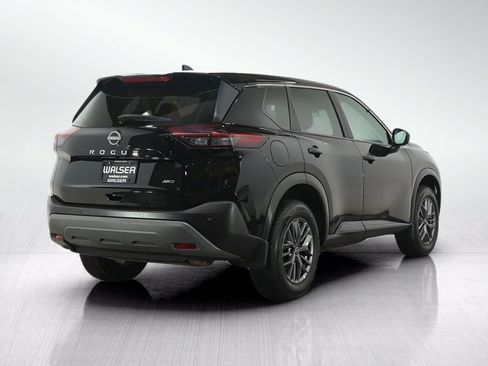 Used 2023 Nissan Rogue S AWD/4WD image 5
