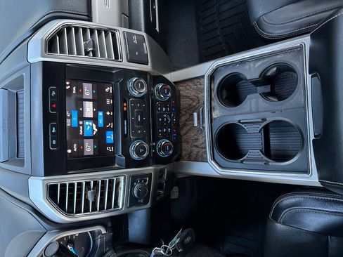 Used 2017 Ford F250 Lariat w/ Lariat Value Package image 39