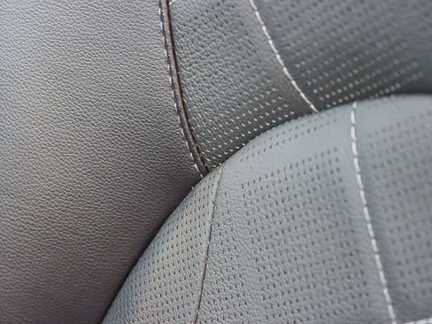 Used 2024 Toyota Highlander Platinum image 25