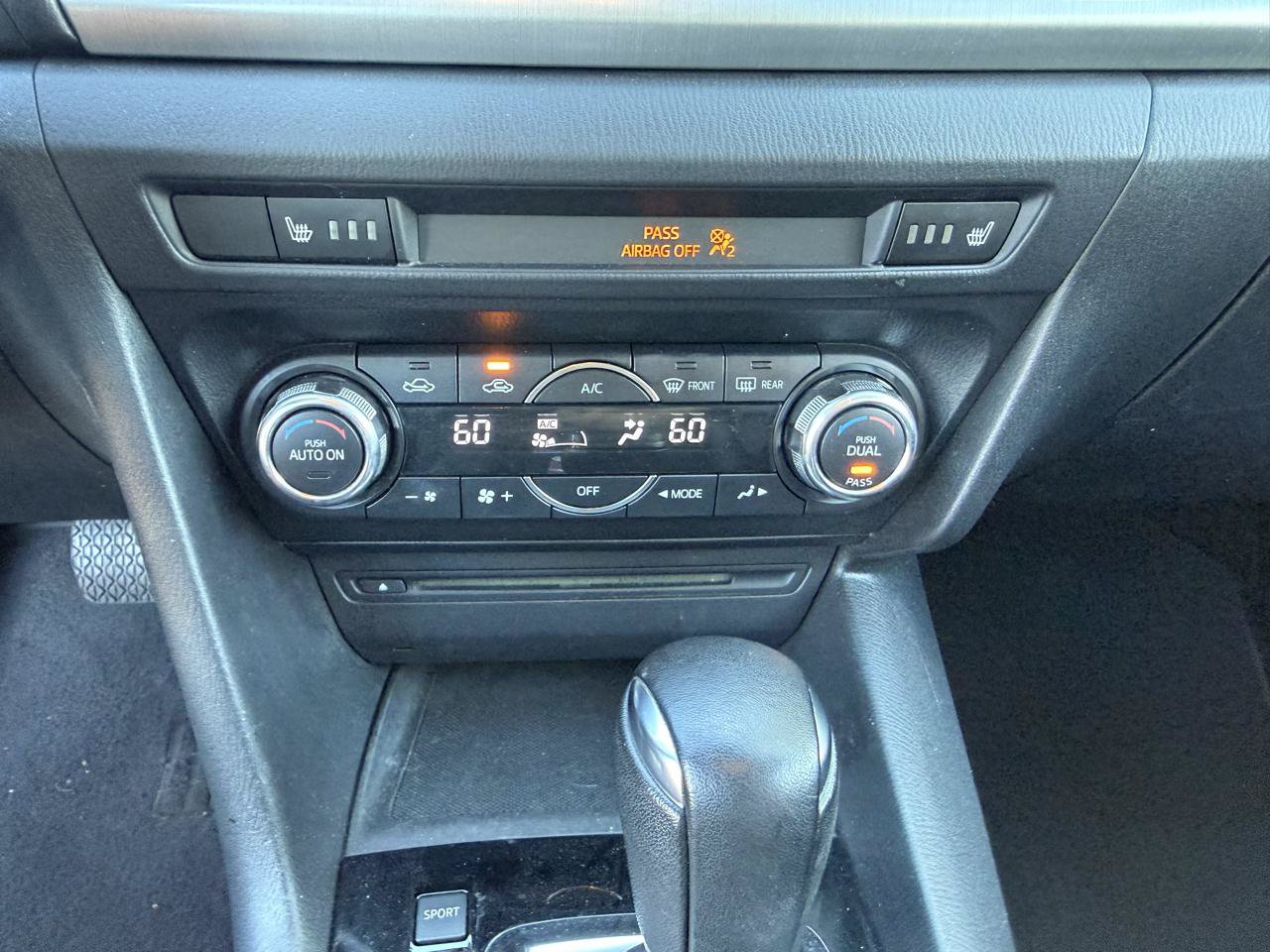 Used 2014 MAZDA MAZDA3 s Touring FWD image 29