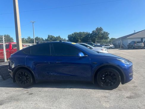 Used 2021 Tesla Model Y Long Range AWD/4WD image 8