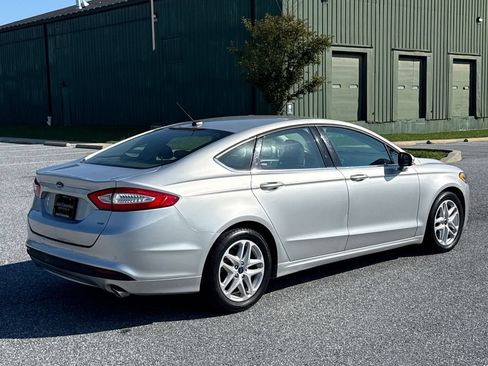 Used 2016 Ford Fusion SE FWD image 7
