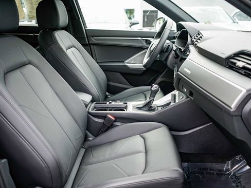 Used 2025 Audi Q3 2.0T Premium w/ Convenience Package image 16