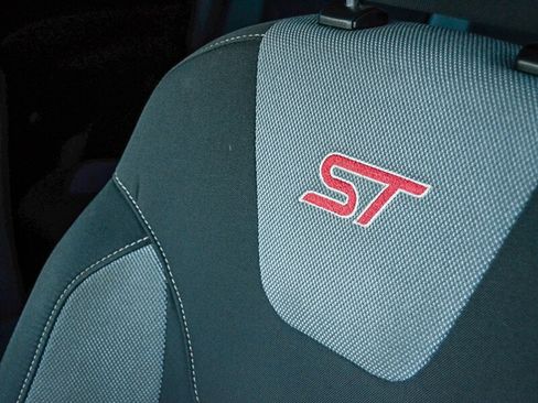 Used 2016 Ford Focus ST image 25