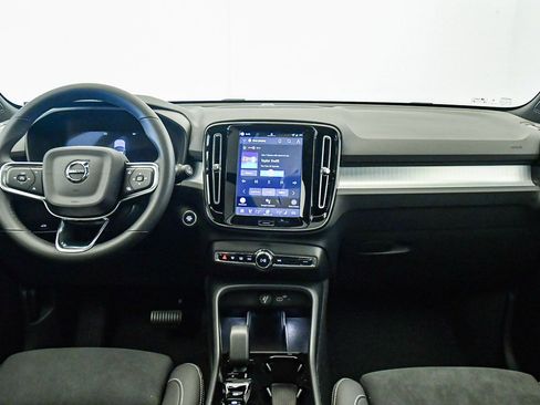 New 2026 Volvo XC40 B5 Ultra w/ Climate Package image 15