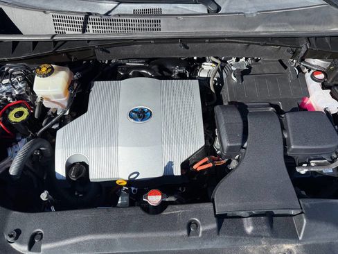 Used 2017 Toyota Highlander XLE image 12