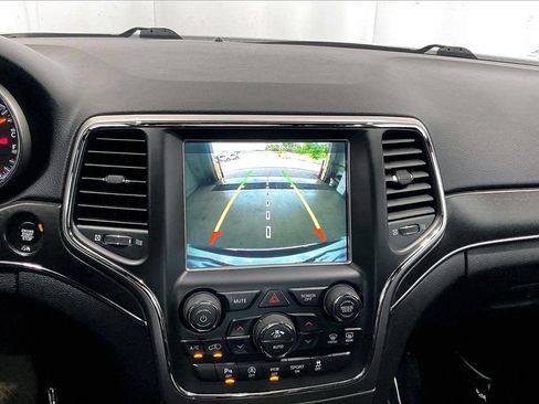 Used 2018 Jeep Grand Cherokee Limited RWD image 24